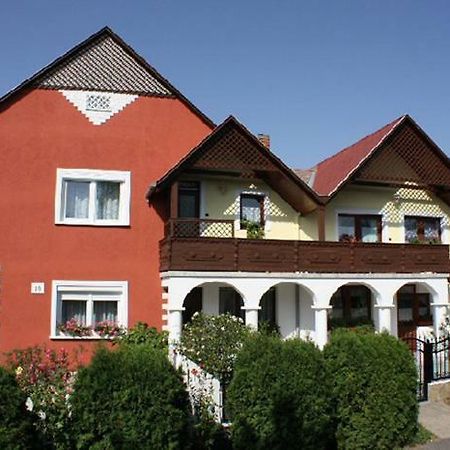Papp Apartmanhaz Vonyarcvashegy Eksteriør billede